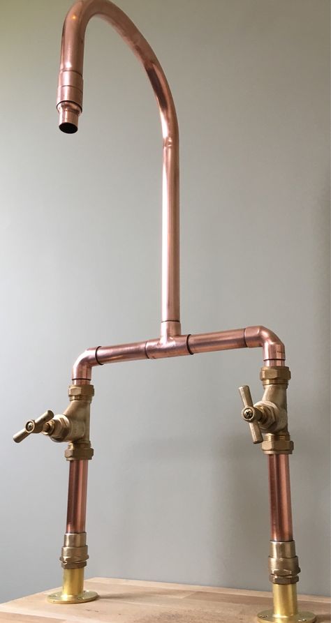 Copper Pipe Taps, Bathroom Industrial, Brass Taps, Kitchen Copper, Copper Pipes, Copper Taps, Copper Faucet, Outdoor Tub, Copper Bathroom