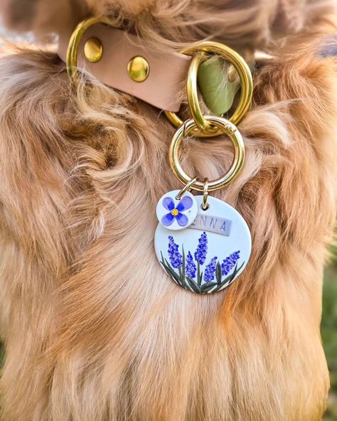 𝕃𝕚𝕝𝕒𝕔 𝔻𝕣𝕖𝕒𝕞𝕤 Tag 6/6 of the Spring Garden Collection Releasing TOMORROW, May 6th at 10 am EST! . . . . . . . Golden retriever puppy, golden puppies, cute puppy, golden puppies, field golden retrievers, puppies, puppy of the day, golden retriever of the day, dog life, dogs of Instagram, red golden retrievers, floof of the day, pupfluencer, dog influencer, puppy influencer, polymer clay, floral art, dog tag, flower dog tag, dog ID tag, polymer clay art, Etsy shop, small business, spring Gar... Polymer Clay Dog Collar, Polymer Clay Dog Tags, Red Golden Retrievers, Golden Retriever Polymer Clay, Dog Influencer, Golden Retrievers Puppies, Puppy Clay Earrings, Ceramic Golden Retriever, Dog Resin Tag