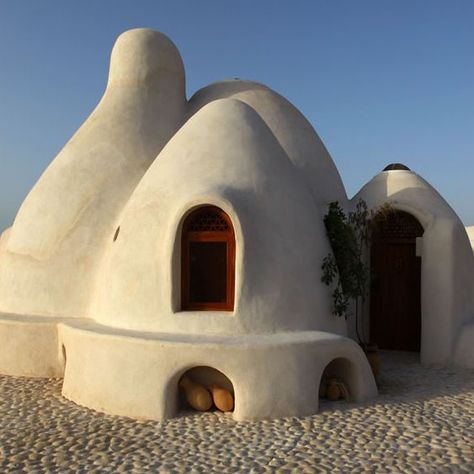 Villa Architecture, Organic House, Earthship Home, Cob House, Landscape Architecture Design, Earth Homes, Life On Mars, Natural Building, Organic Architecture