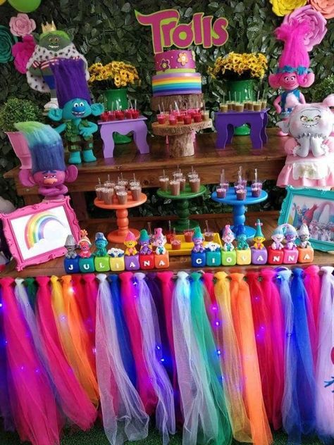 Trolls Candy Table Ideas, Trolls 1st Birthday Party Girl, Trolls Boy Birthday Party, Trolls 2nd Birthday Party For Girl, Poppy Trolls Birthday Party, Trolls Bday Party Ideas, Troll Themed Birthday Party, Troll Party Ideas, Trolls Birthday Party Ideas Diy