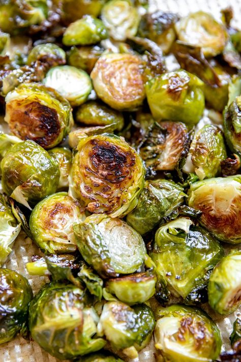 These Honey Balsamic Brussels Sprouts have a perfect golden caramelization, are both tender and crisp and served with an amazing honey glaze! #Brussels #BrusselsSprouts #HoneyBalsamic #HotHoney #Sidedishes #holidaysides #roastedbrussels Balsamic Brussels Sprouts, Brussel Sprout Recipes Roasted, Honey Balsamic, Roasted Vegetable Recipes, Xmas Dinner, Sprout Recipes, Brussels Sprouts Recipe, Macro Meals, Fresh Broccoli