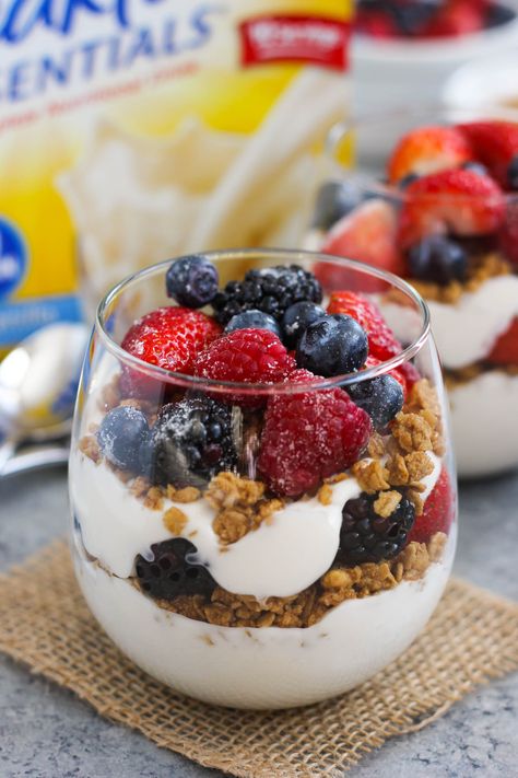 Packed with creamy yogurt, fresh berries, granola and honey, this Berry Honey Yogurt Parfait is a delicious way to start your mornings off right. By sprinkling the parfait with Carnation Breakfast Essentials®️️ Powder, you can feel good packing your breakfast with nutritious ingredients! Berry Yogurt Parfait, Yogurt Breakfast Bowl, Yogurt Parfait Recipe, Fruit And Yogurt Parfait, Fruit And Yogurt, Greek Yogurt Parfait, Granola Parfait, Berry Yogurt, Creamy Yogurt