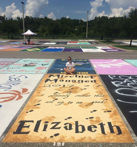 High School Seniors Paint Their Parking Spots And Their Art Goes Viral On Twitter Parking Spot Painting Ideas, Highschool Parking Spot Ideas, Parking Lot Painting, Senior Year Things, Senior Year Fun, Parking Spot Painting, Spot Painting, Sidewalk Chalk Art, Space Painting