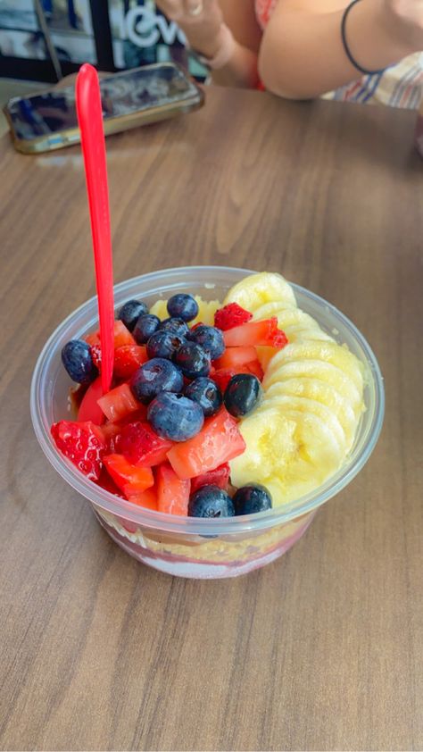 acai bowl, fruit, preppy, yummy, everbowl Frozen Acai, Girl Therapy, Acai Bowls, Food Business, Kids Menu, Fruit Bowl, Acai Bowl, Love Food, Favorite Things