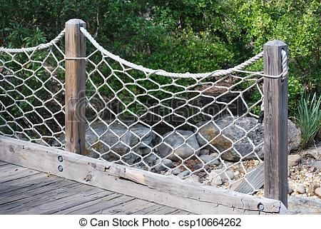 Beach Inspired Backyard, Nautical Fence Ideas, Nautical Landscaping, Rope Image, Rope Fence, Decor Marin, Garden Tropical, Seaside Garden, Backyard Beach