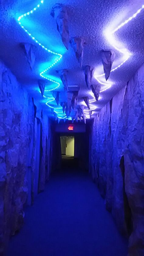 VBS 2015 (I made this cave hall for Journey Off the Map) Cave Theme Party, Cave Decorations Ideas, Cave Decorations, Diy Cave, Cave Set Design, Cave Classroom Decorations, Cave Party Decorations, Vbs Dragons Lair, Scuba Vbs 2024 Imagination Station