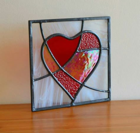 Stained Glass Hearts, Tiffany Glass Art, Stained Glass Heart, Stain Glass Ideas, Stain Glass Patterns, Glass Hearts, Wine Glass Art, Glass Suncatchers, Glass Art Projects