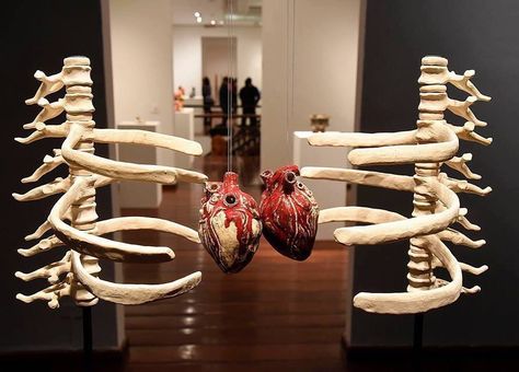 Hug someone you love today. "Anatomy of a Hug" by artist - Luna Lu. Sculptor in Brazil.  #connectedincreativity #sculpture #artandtattoomagazine #houseinkdotcom Anatomy Of A Hug, Hugging Drawing, People Hugging, Tattoos Infinity, Tattoos Mandala, Heart Anatomy, Tattoos Geometric, Human Heart, A Hug