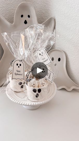 40K views · 8.2K reactions | 👻🖤Spooky S’mores Cups 👻🖤

Comment “GHOST” below to receive a DM with the link to shop this post ⬇ https://liketk.it/4S6mv 

Looking for a fun treat idea for a kids’ Halloween party, classmate gift or a Halloween-themed birthday? These DIY ghost cups filled with s’mores goodies (ghost Peeps, mini Hershey bars, and graham crackers) are perfect for a sweet little surprise! 🍫🔥

Found these cups and tags on Amazon, added a simple ghost face, and voila—an easy peasy spooky treat! ✨ 

*Disclaimer: I know not every school allows edible treats, but hey, this is just inspo! You could use this idea for any Halloween celebration!* 😉

SAVE, SHARE and TAG a friend who needs some fun Halloween inspo! 🎃👻

#halloween #spookyseason #halloweendiy #halloweenideas #hallowe Smores Halloween, Ghost Peeps, Ghost Cups, Simple Ghost, Baby 2024, Halloween Kids Party, Diy Ghost, Cute Halloween Treats, Classmates Gifts