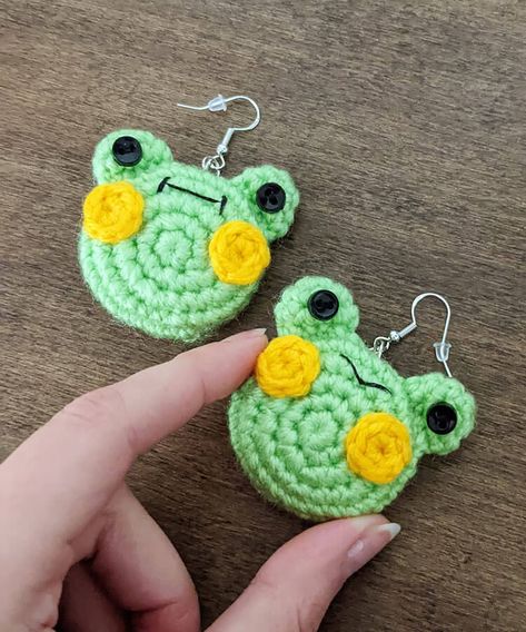 Froggy Earrings, Crochet Pattern Instructions, Unique Tools, Make A Necklace, Earrings Crochet, Crochet Jewelry Patterns, Crochet Frog, Crochet Earrings Pattern, Earrings Pattern