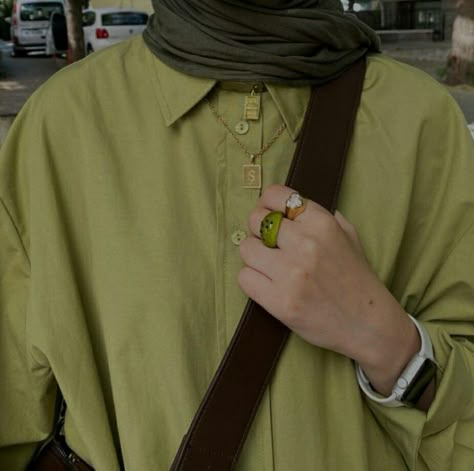 Green Hijab, Outfits Hijab, Muslim Outfits Casual, Desi Fashion Casual, Hijabi Aesthetic, Hijabi Outfits Casual, Muslimah Fashion Outfits, Muslim Outfits, Hijab Fashion Inspiration