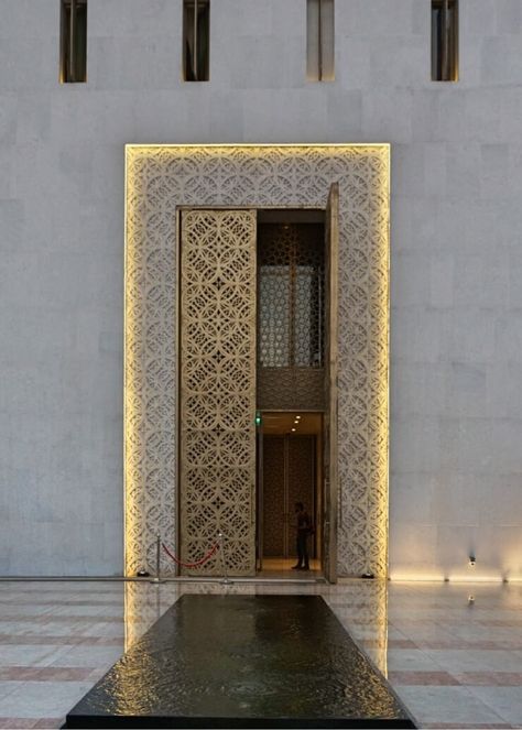 Mosque Door Design, Modern Islamic Interior, Islamic Door, Mosque Door, Mihrab Design, Architecture Mosque, Islamic Quotes About Life, Souq Waqif, Door Lighting