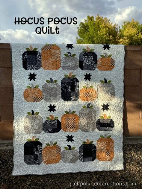 Hocus Pocus Quilt Pattern, Halloween Quilts Ideas, Hocus Pocus Quilt, Pumpkin Quilt Pattern, Polka Dot Quilts, Halloween Quilt Patterns, Halloween Quilt, Quilt In A Day, Quilt Sewing Patterns