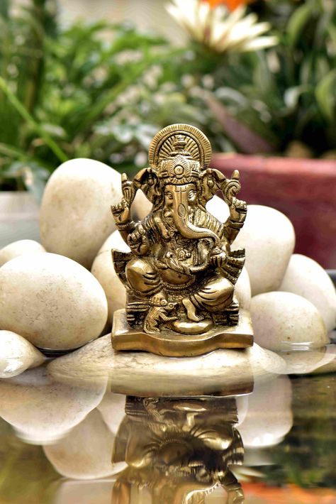 Beautiful Ganesha Pictures, Cute Ganesha Pics, Ganapathi Statue, Lord Ganesh Wallpaper, Vinayaka Images, Ganesh Ji Murti, Lord Ganesha Images, Ganesha Wallpaper, Ganpati Murti