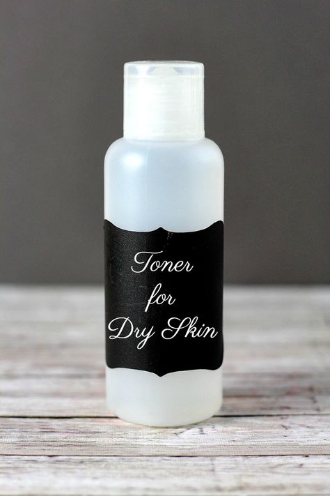 Dry Skin Toner Recipe With Just 4 Ingredients - Everything Pretty Facial Toner Recipe, Toner Diy, Dry Skin Toner, Sagging Skin Remedies, Homemade Toner, Korean Beauty Secrets, Facial Products, Homemade Cosmetics, Dry Skin Remedies