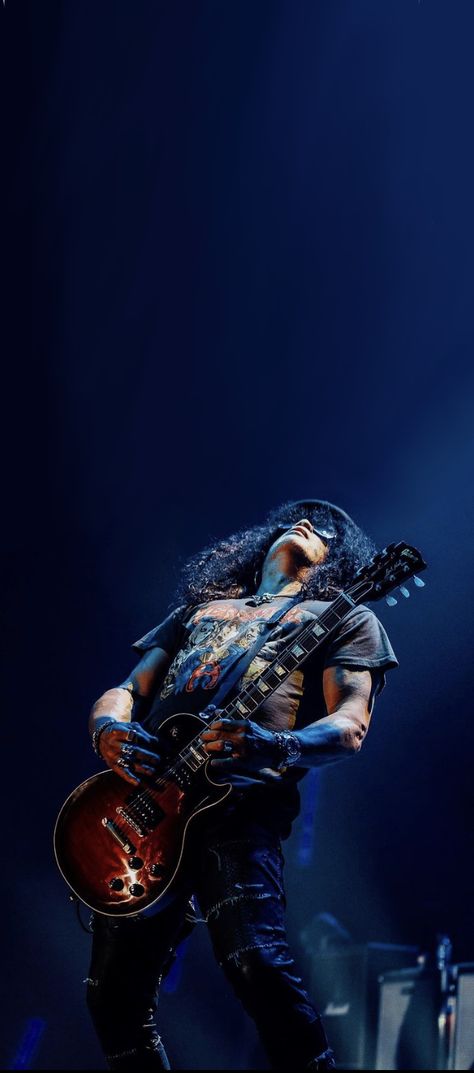 Rock Guitar Wallpaper, Guitarist Wallpaper, Gnr Wallpaper, Rock N Roll Wallpaper, Slash Wallpaper, Slash Solo, Hard Rock Aesthetic, Guitar Wallpaper Iphone, Rock Wallpaper