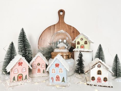 Tiny Christmas Village, Diy Christmas Village Houses, Holiday Birdhouses, Dollar Store Christmas Diy, Xmas Village, Glitter Projects, Diy Christmas Village, Christmas Houses, Tiny Village