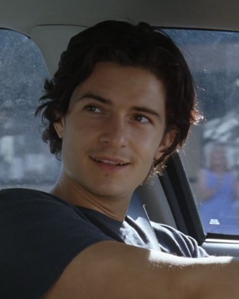 Orlando Bloom Photoshoot, Orlando Bloom Romeo And Juliet, Orlando Bloom Hair, Cute Male Celebrities, Orlando Bloom Icon, Will Turner Pirates Of The Caribbean, Orlando Bloom 2000s, Orlando Bloom Young Pictures, Orlando Bloom Elizabethtown