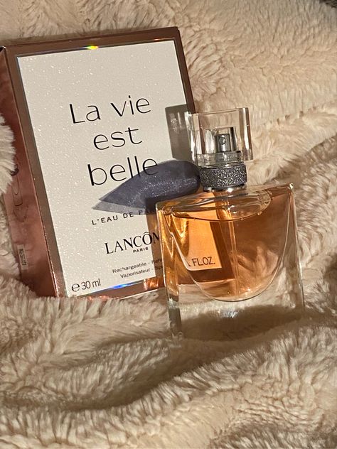 Lancome Aesthetic, La Vie Est Belle Perfume, Lancome La Vie Est Belle, Lancome Perfume, Patchouli Perfume, Perfume Aesthetic, Spun Sugar, Vanilla Perfume, Perfume Collection Fragrance