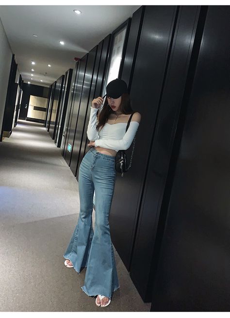 Bellbottom Jean Outfits, Bellbottom Jean, Cute Fits, Jean Outfits, Bell Bottoms, Flare Jeans, Bell Bottom Jeans, Fashion Outfits, Money