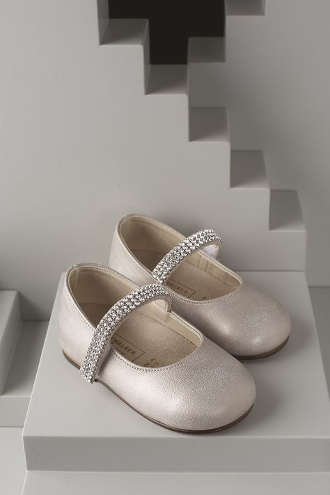 BABYWALKER swarovski handmade... FW2019 #babywalker #babywalkershoes #kidsshoes #babyshoes #vaptisi #christening #vaptistika #girlshoes #swarosvki #swarovskishoes Sneakerhead Room, Shoulder Necklace, High End Shoes, Kids Flats, Kids Fashion Dress, Ballet Fashion, Children Shoes, Kids Sandals