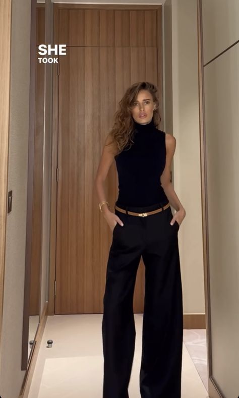 Black Outfit Brown Belt, Professional Outfits Women All Black, Black Top And Trousers Outfit, Black Dress Styling Casual, Formal Hostess Outfit, Cool Workwear Women, All Black Outfit Gold Jewelry, Work Outfits Women All Black, H Belt Outfit Hermes