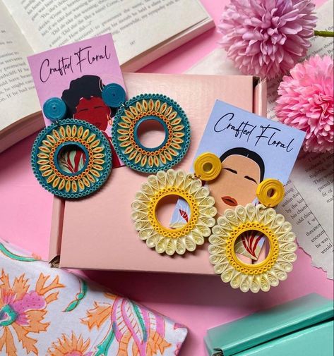 Paper Quilling Jwellery, Earrings With Quilling Paper, Cute Quilling Earrings, Quilling Ideas Jewelry, Paper Quill Earrings, Paper Quilling Jewelry Earrings, Quilling Jewelry Earrings, Quiling Earings Ideas, Quilling Earrings Ideas