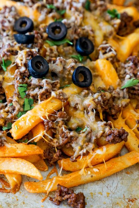 Nacho Fries Recipe, Crispy Baked French Fries, Loaded Fries Recipe, Baked French Fries, Nacho Fries, Cheesy Nachos, Homemade Nachos, Loaded Nachos, Loaded Fries