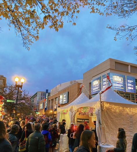 If you visit dc around the winter time make sure to hit the downtown holiday market. Each tent has a variety of delicious food and unique trinkets. Unique Trinkets, Dc Winter, Visit Dc, Dc Travel, Holiday Market, Travel Inspo, Winter Time, Delicious Food, The Winter