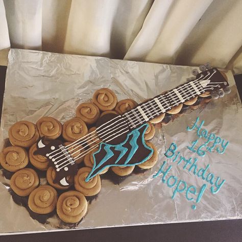 Pull Apart Guitar Cupcake Cake, Guitar Cake Ideas Birthday, Cupcake Guitar, Guitar Themed Birthday Party, Guitar Cake Ideas, Guitar Cupcake Cake, Guitar Cupcakes, Guitar Cakes, Guitar Birthday Cakes