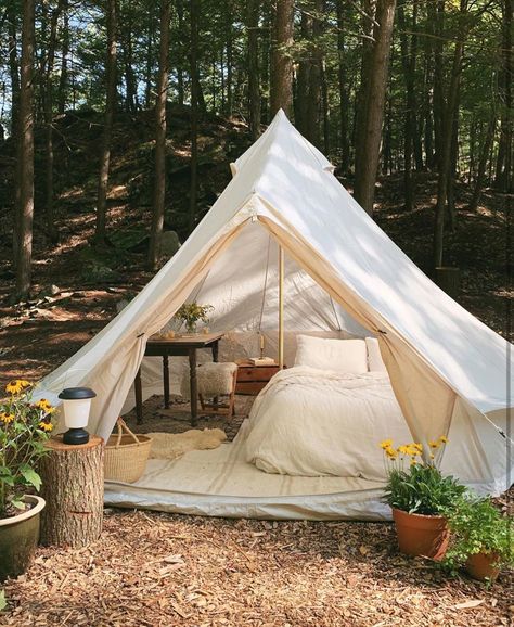 @ministylemag on Instagram: “Camping with style 👌🌿🏕 @forestbound” Green Mattress, Camping Aesthetic, Bell Tent, Yurt, Ways To Relax, Slow Living, Glamping, Outdoor Bed, Tree House