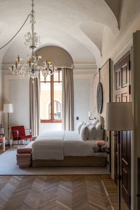 Nolinski Venezia: Where Venetian Heritage Meets Modern Luxury - The Hotel Trotter Venetian Hotel, Venice Hotels, Rosewood Hotel, Sophisticated Decor, Hotel Interiors, Bedroom Hotel, Hotel Design, Venice Italy, Hotels Room