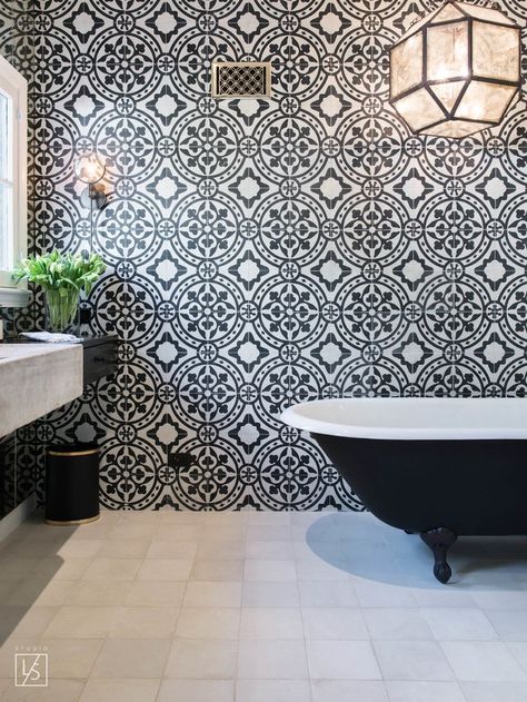 Farmhouse Bathroom Inspiration, Black Clawfoot Tub, Stone Tile Bathroom, Spanish Bathroom, Boho Glam Home, Spanish Home Decor, Black White Bathrooms, Cement Tile Shop, Spanish Tiles