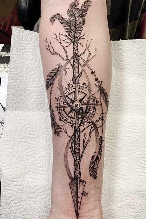 Arrow Compass Tattoo, Arrow Tattoo Design, Compass Tattoo Design, Dragon Tattoo For Women, Tattoo Trend, Tattoo Zeichnungen, Inspiration Tattoos, Initial Tattoo, Tattoo Girls