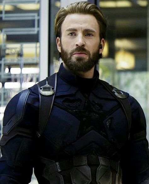 Steve Rogers Chris Evans Smile, Chris Evans Tumblr, Chris Evans Beard, Chris Evans Shirtless, Christopher Robert Evans, Chris Evans Funny, Film Marvel, Steve Rogers Captain America, Robert Evans