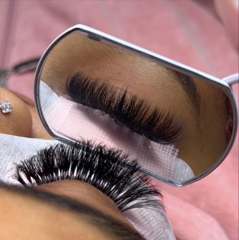 Lashtech Aesthetic, Lashing Aesthetic, Lashes Tech, Lash Artist Aesthetic, Lash Tech Aesthetic, Lashes Aesthetic, Uk Aesthetic, Eyelash Business, Beauty Careers