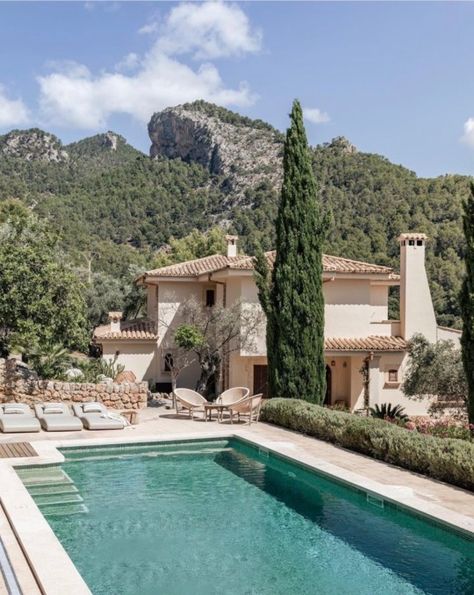 #pool #summerdays #relax Mediterranean Farmhouse, Vogue Living, Sense Of Place, Holiday Rental, Rental Property, Country House, Architecture Design, Outdoor Living, Road Trip