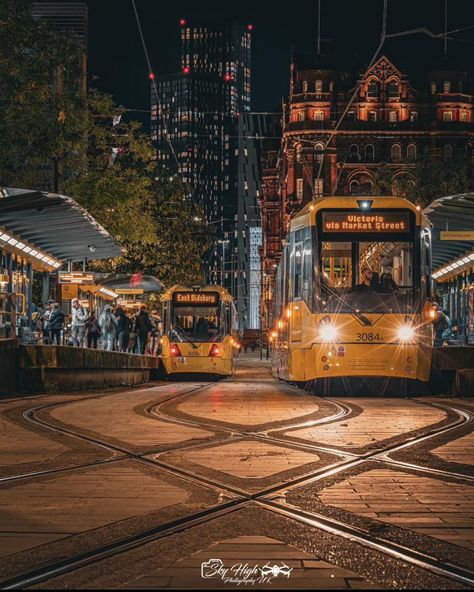 𝐌𝐚𝐧𝐜𝐏𝐢𝐜𝐭𝐮𝐫𝐞𝐬 (@MancPictures) on X Manchester Photography, Saint Peter Square, Manchester United Kingdom, Uk Photography, St Peter, Manchester United, Happy Day, Manchester, Wall Hanging