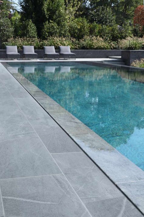 Overflow Pool, Pool Makeover, Travertine Tiles, Piscina Interior, Natural Stone Tiles, Modern Pool, Pool Finishes, Swimming Pool Landscaping, Luxury Swimming Pools