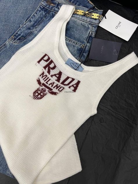 Prada Crop Top, Looks Pinterest, Italian Outfits, Fashion Fits, Outfits Women, Mode Inspiration, Dream Clothes, Looks Vintage, Elevate Your Style