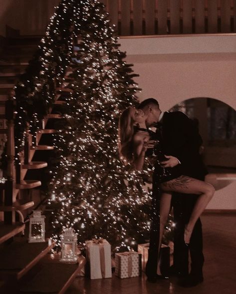 couple photo Luxury Couple, Couple Christmas, Love Christmas, Christmas Aesthetic, In Love, Christmas Tree, Holiday Decor, Christmas, Home Decor