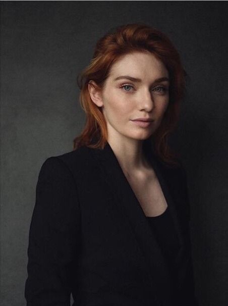 Eleanor Tomlinson 🇬🇧🎬🎤👠 Source: Philsharp IG Caroline Ford, Demelza Poldark, Eleanor Tomlinson, Lily Evans, Female Images, Redheads, Portrait Photographers, Celebrities Female, Red Hair