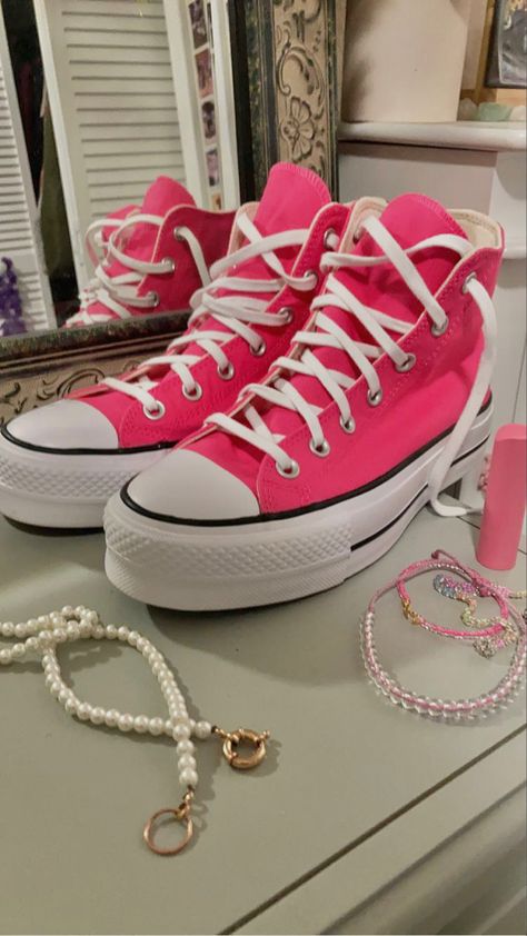 Hot Pink Converse Platform, Neon Pink Converse, Bright Pink Converse, Pink Converse Outfit Ideas, Hot Pink Aesthetic Outfits, Pink Aesthetic Mirror, Pink Shoes Aesthetic, Pink Converse Aesthetic, Pink Platform Converse