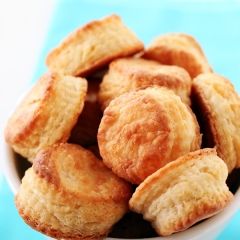 Tasty n Sons Buttermilk Biscuit Recipe Cream Cheese Biscuits, Baked Meals, Biscuit Rolls, Cheese Biscuits, Bread Biscuits, Cream Cheese Recipes, Breads And Rolls, Melt In Your Mouth, 3 Ingredient