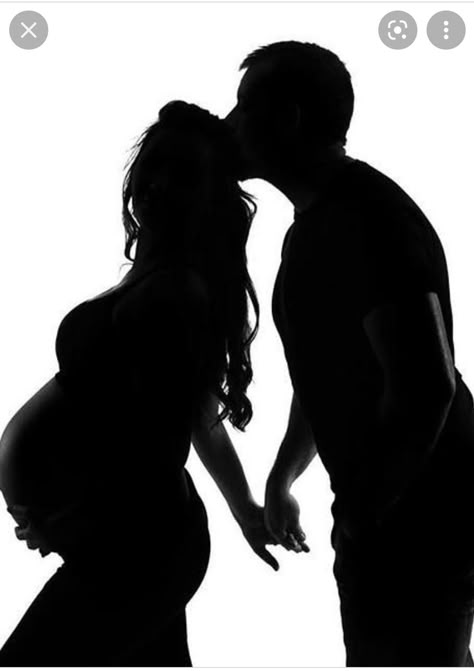 Vom Avea Un Copil, Maternity Silhouette, Baby Bump Photoshoot, Maternity Studio Photoshoot, Maternity Photography Poses Couple, Pregnancy Photos Couples, Maternity Photography Poses Pregnancy Pics, Couple Pregnancy Photoshoot, Maternity Photoshoot Outfits