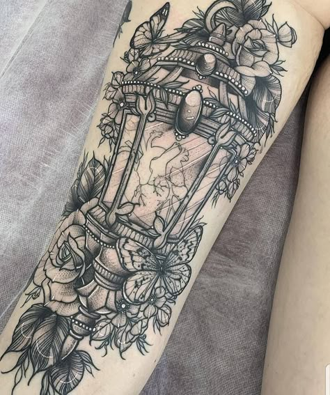 THE GRIM RAPTOR on Instagram: “Beautiful heart lantern by @laurenharfordtattoos 💕 #fineline #linework #tgr #thegrimraptor #lanterntattoo #adelaidetattoos” Vintage Lantern Tattoo, Skull Lantern Tattoo, Feminine Lantern Tattoo, Lantern Tattoo Ideas, Lantern Tattoo Vintage, Antique Lantern Tattoo, Candle Lantern Tattoo, Lantern Tattoos, Lantern Tattoo Design