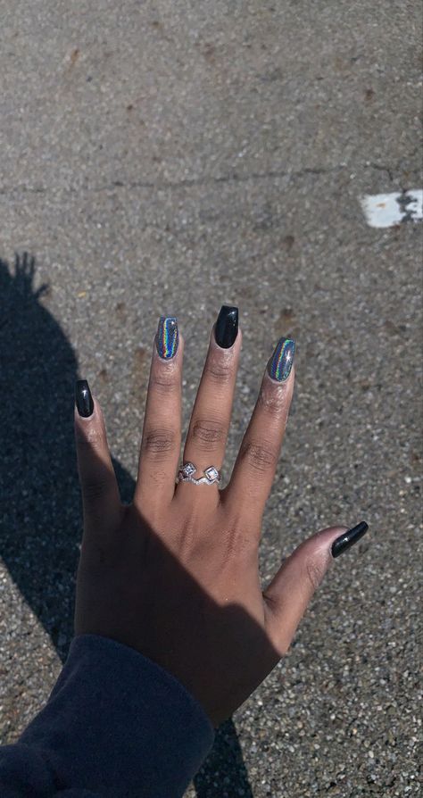 Black Holographic Nails Acrylic, Black Chrome Nails Designs Short, Iridescent Nails Black, Holographic Black Nails, Short Black Coffin Nail Ideas, Short Black Chrome Nails, Black And Holographic Nails, Black Holo Nails, Black Iridescent Nails