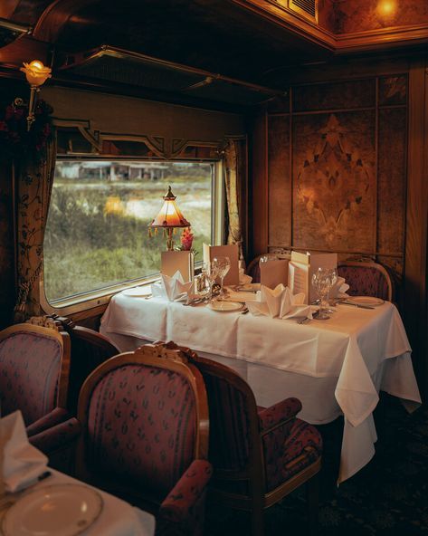 Vsoe Train, Restaurant Tableware, Venice Simplon, Simplon Orient Express, Travel Honeymoon, Antique Window, Classic Restaurant, Window Table, Velvet Chairs