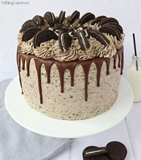 Cookies and Cream Oreo Drip Cake Oreo Drip Cake, Strawberry Oreo Cheesecake, Drip Cake Recipes, Birthday Thoughts, Cocoa Powder Cookies, Oreo Buttercream, Orange Chocolate Cake, Chocolate Drip Cake, Chocolate Drip