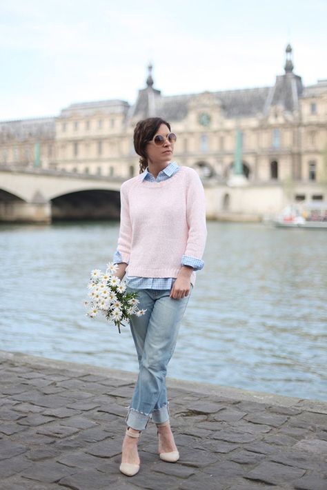 Outfit with Pink Sweater - 18 Ways to Wear Pink Sweaters Pink Sweater Outfit, Celebrity Jeans, Spring Sweater Outfits, Outstanding Outfits, Pink Sweater Dress, Hot Pink Sweater, Wool Sweaters Womens, Gorgeous Outfits, Marled Sweater